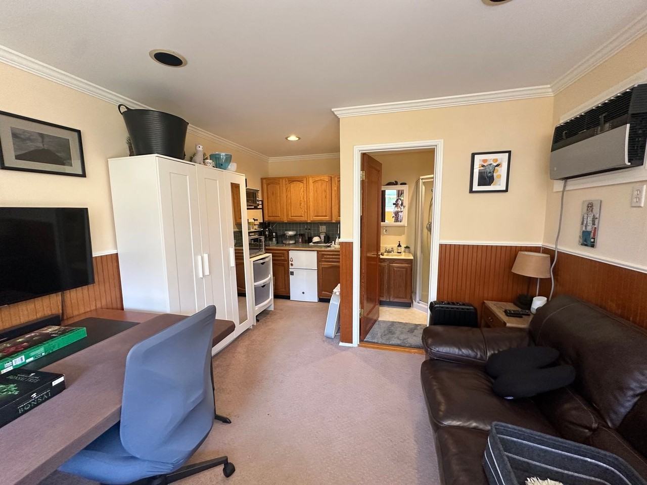 2111A Oakley Ave - Photo 3 of 6
