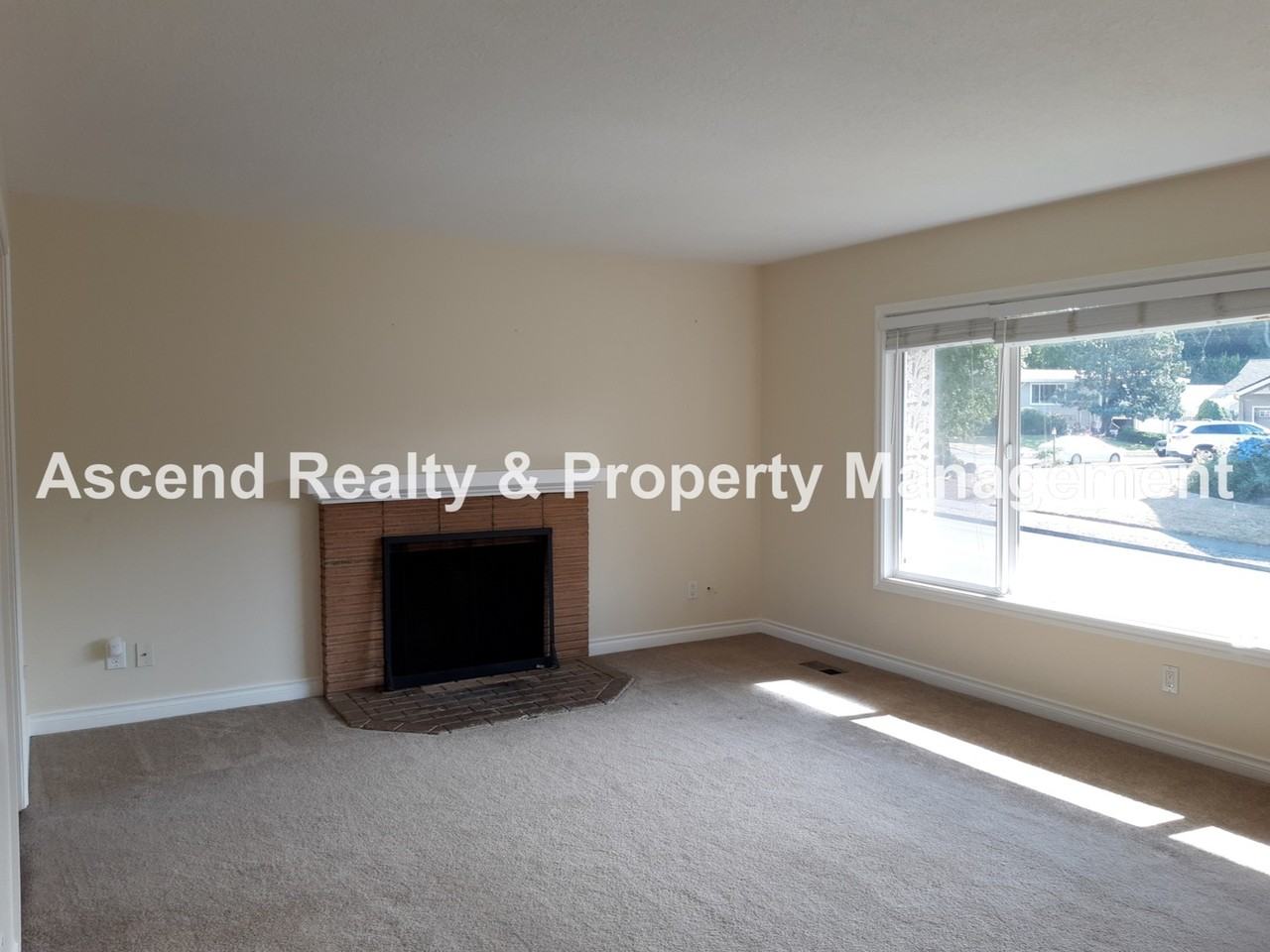 2945 Sw 118th Ave - Photo 2 of 20