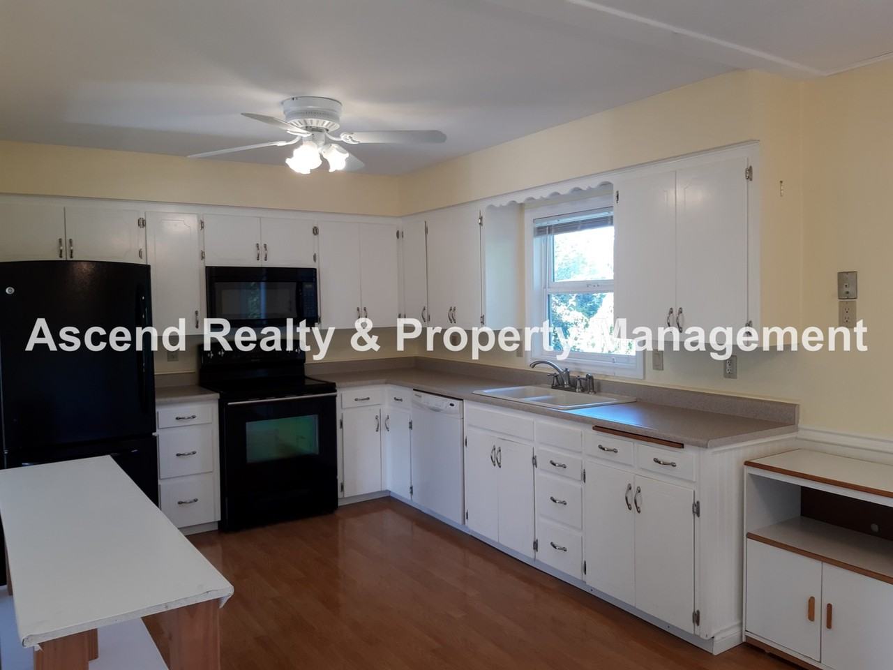 2945 Sw 118th Ave - Photo 5 of 20