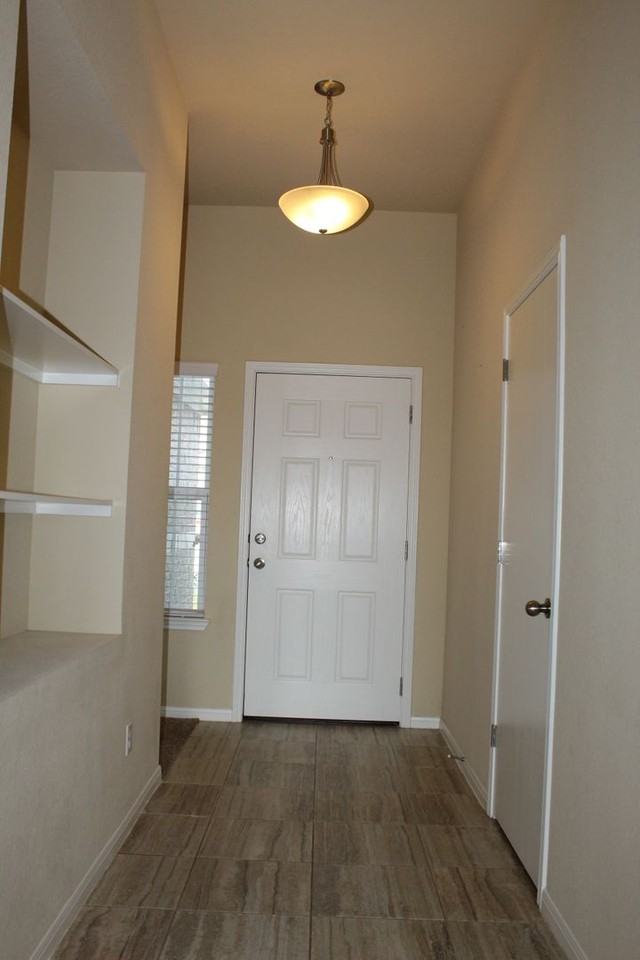 1104 Jamestown Dr - Photo 2 of 22