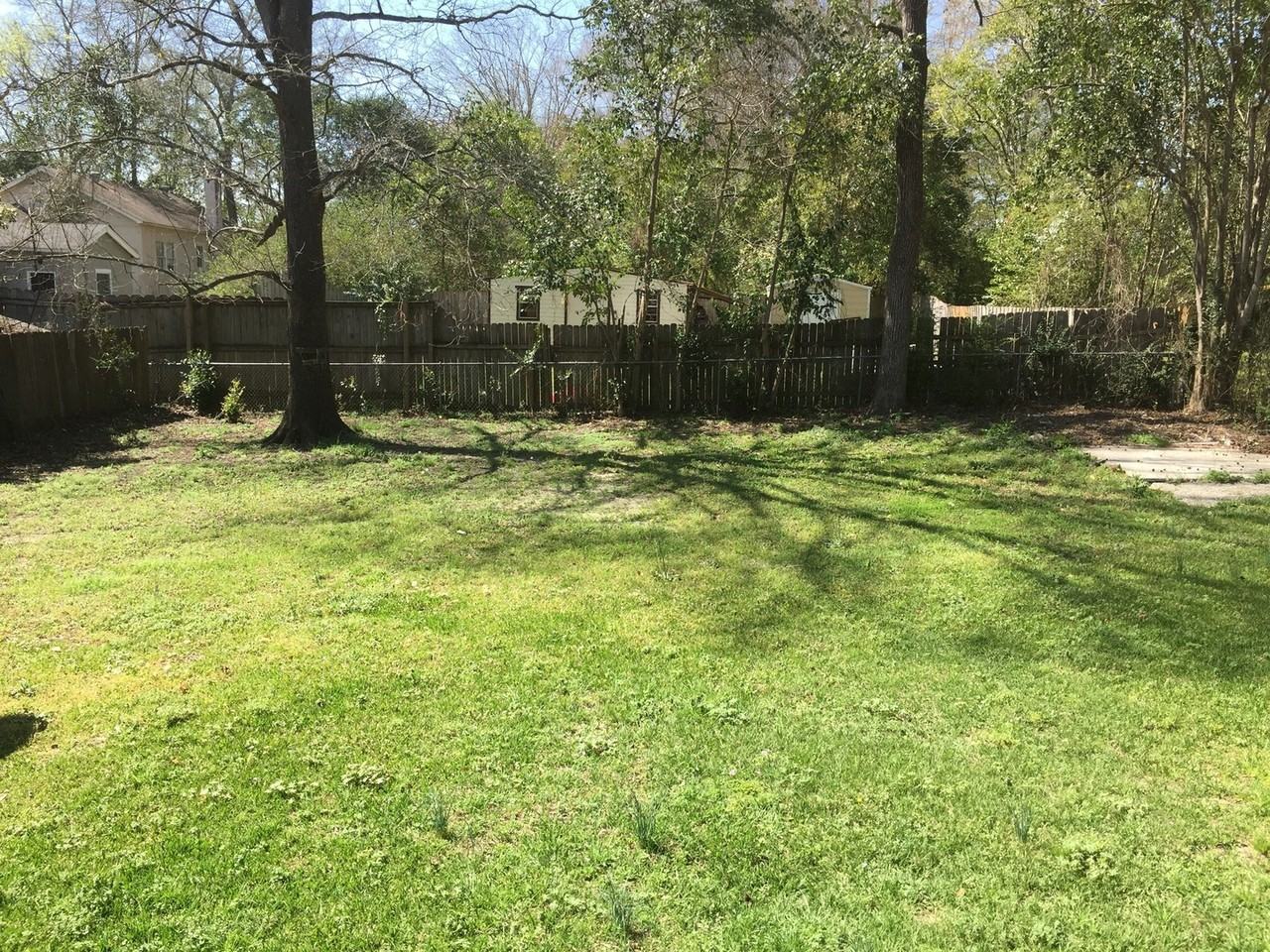 2215 Reese Rd - Photo 2 of 19