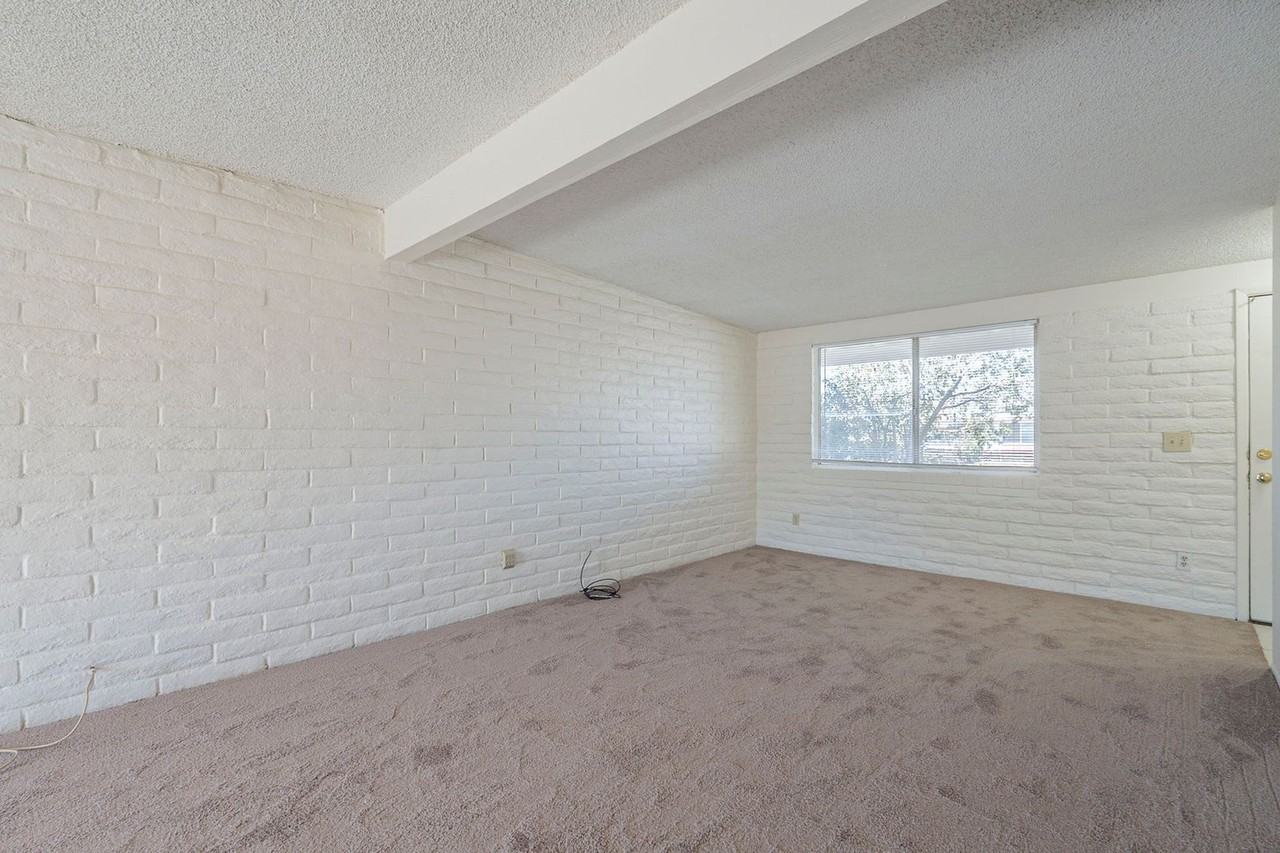 4775 S Green Olive Dr - Photo 3 of 32