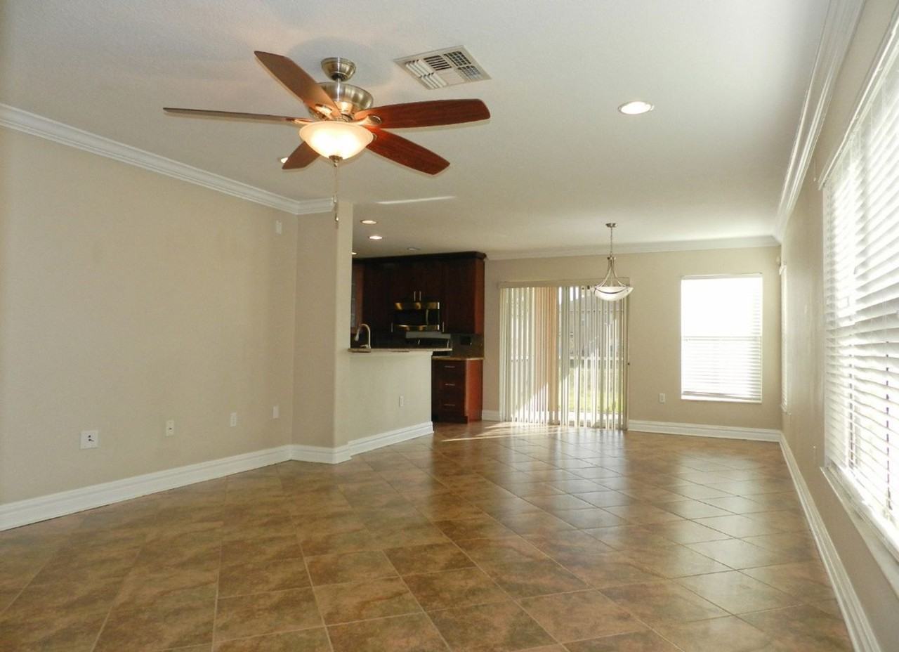 10837 Kensington Park Ave - Photo 6 of 29