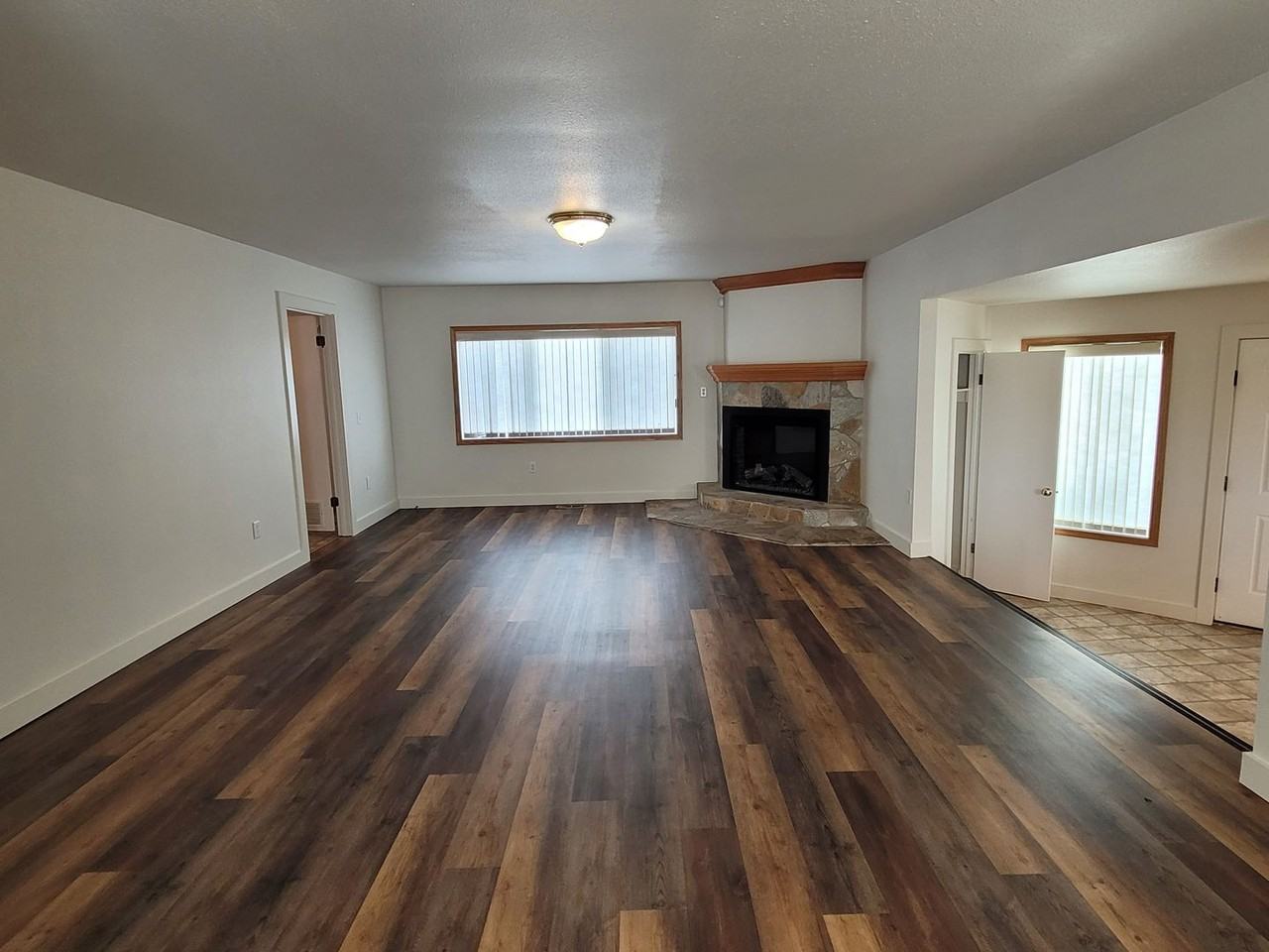 14174 Stratford Rd Ne - Photo 3 of 28