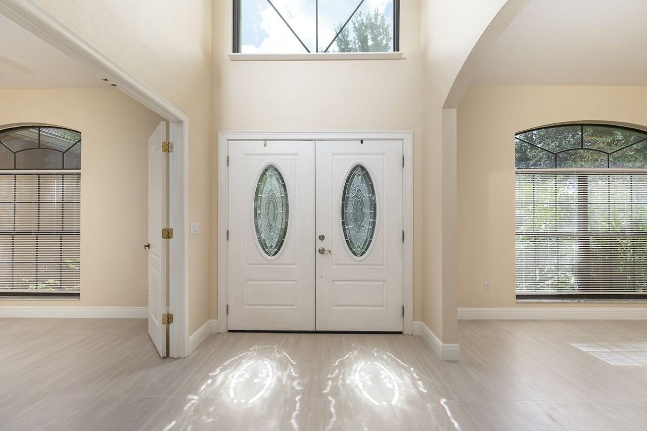 1585 Cherry Ridge Dr - Photo 3 of 37