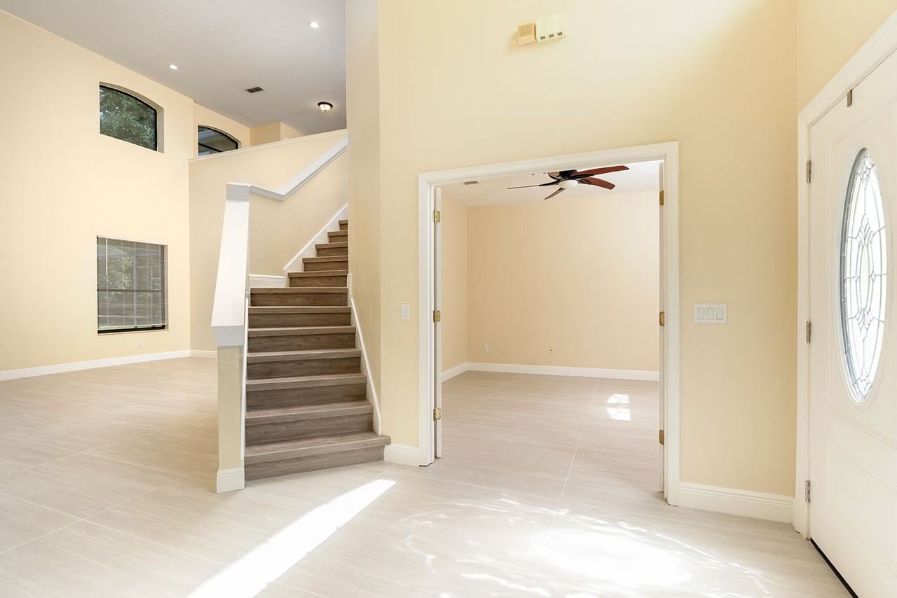 1585 Cherry Ridge Dr - Photo 4 of 37