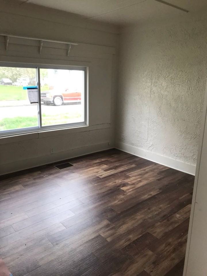 1221 Barthold St - Photo 5 of 32