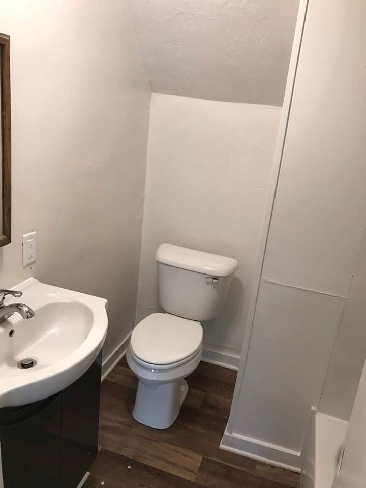 1221 Barthold St - Photo 6 of 32