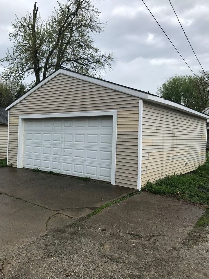 1221 Barthold St - Photo 7 of 32