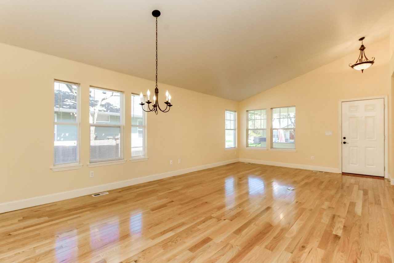 1861 Palisade Blvd - Photo 6 of 35