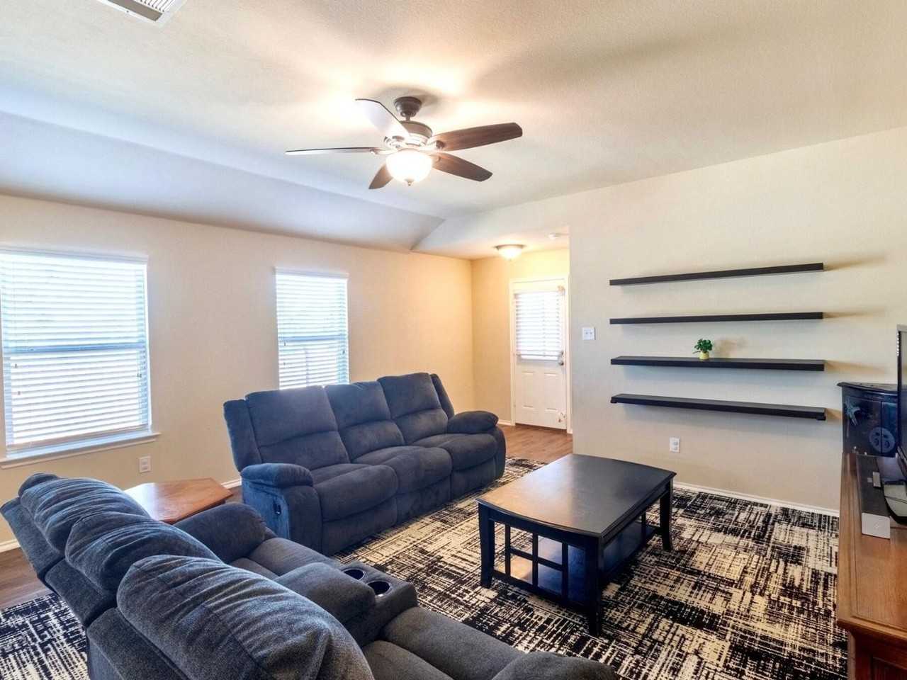 1407 Pampa Grass Dr - Photo 6 of 14