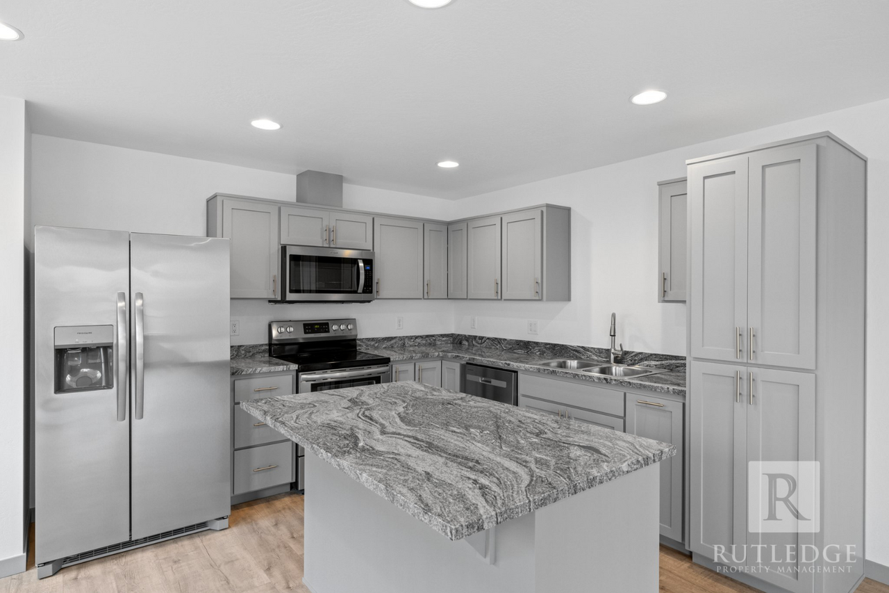 347 Lozier Ln - Photo 5 of 17