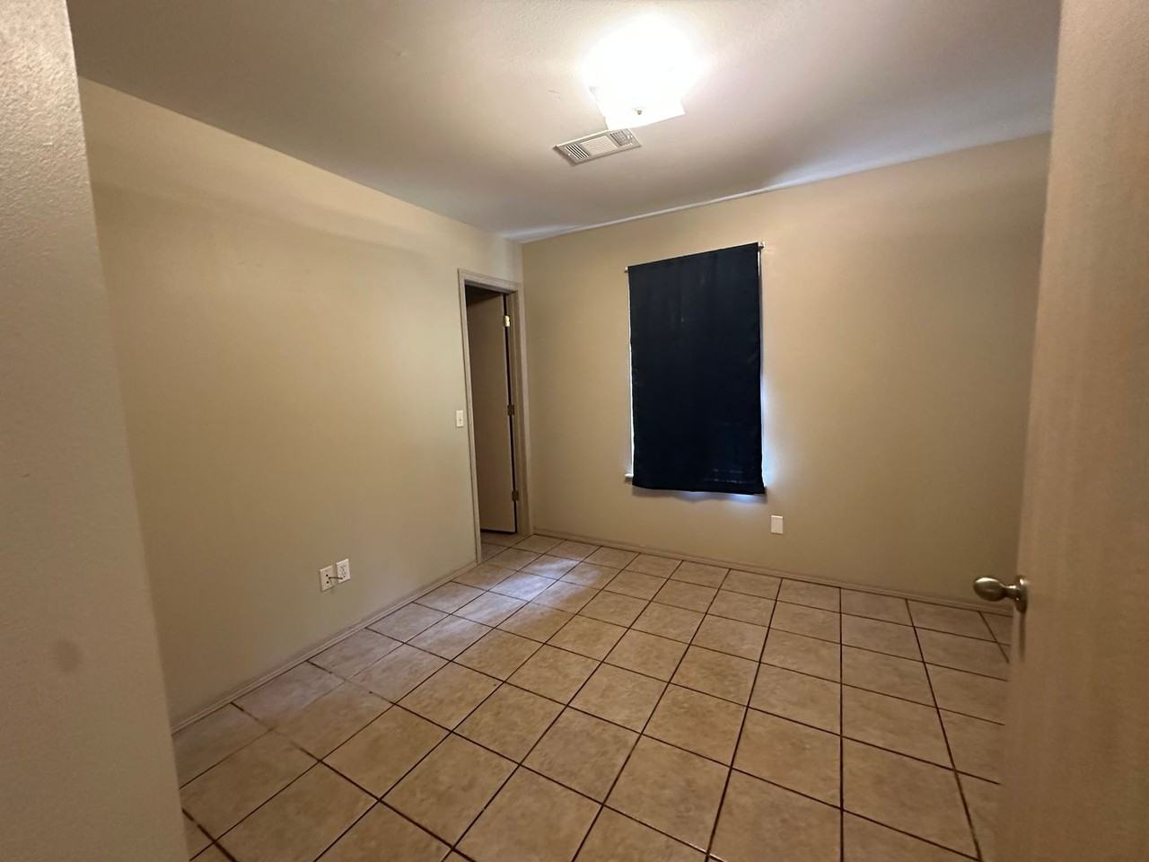 1118 S Ithaca Ave - Photo 5 of 12