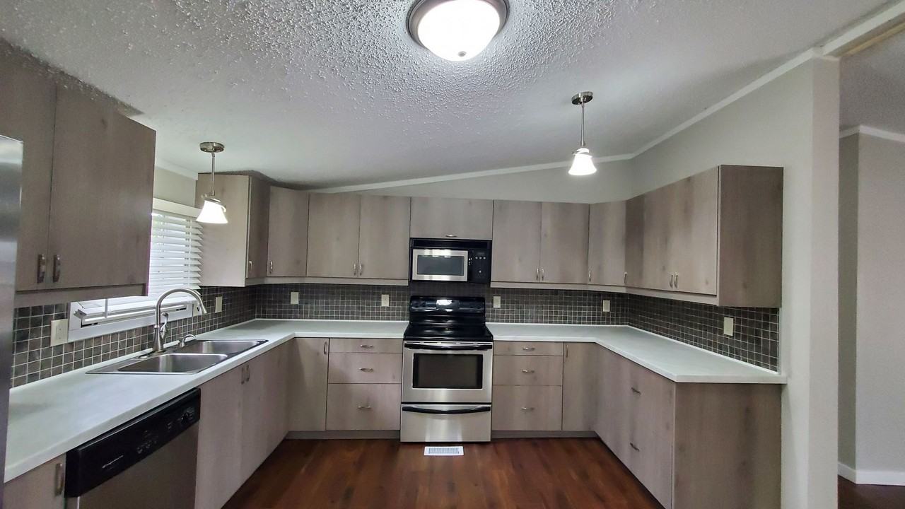 23 Andreasen Dr - Photo 3 of 26