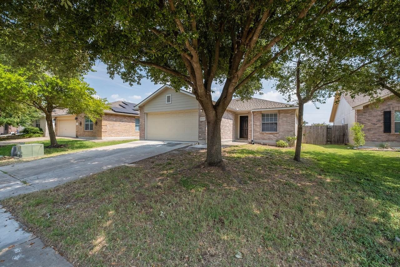 18220 Canopy Ln - Photo 3 of 25