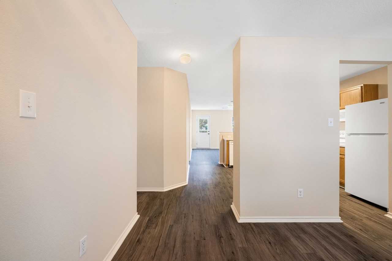 18220 Canopy Ln - Photo 4 of 25