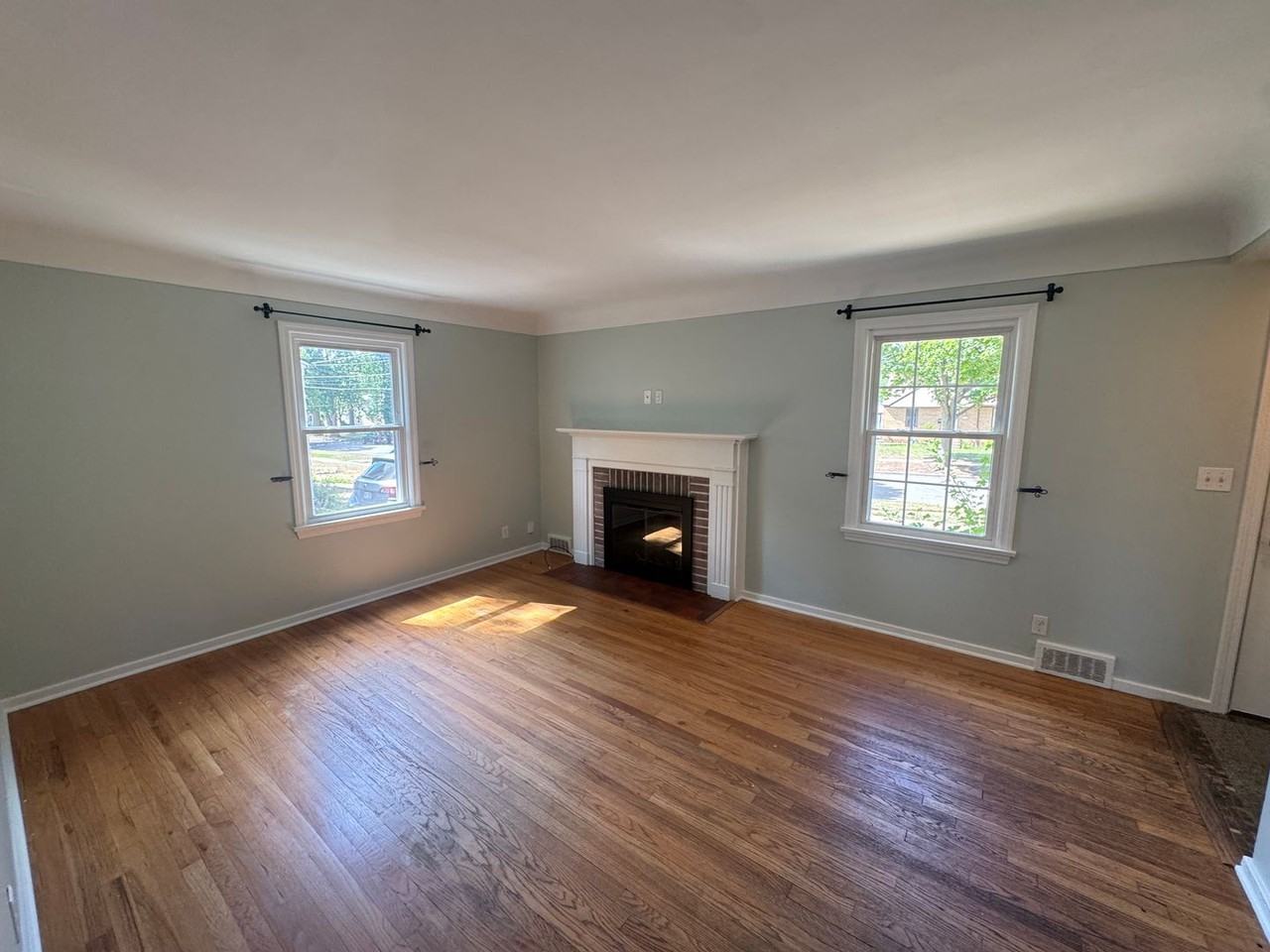 1164 Griswold St Se - Photo 2 of 18