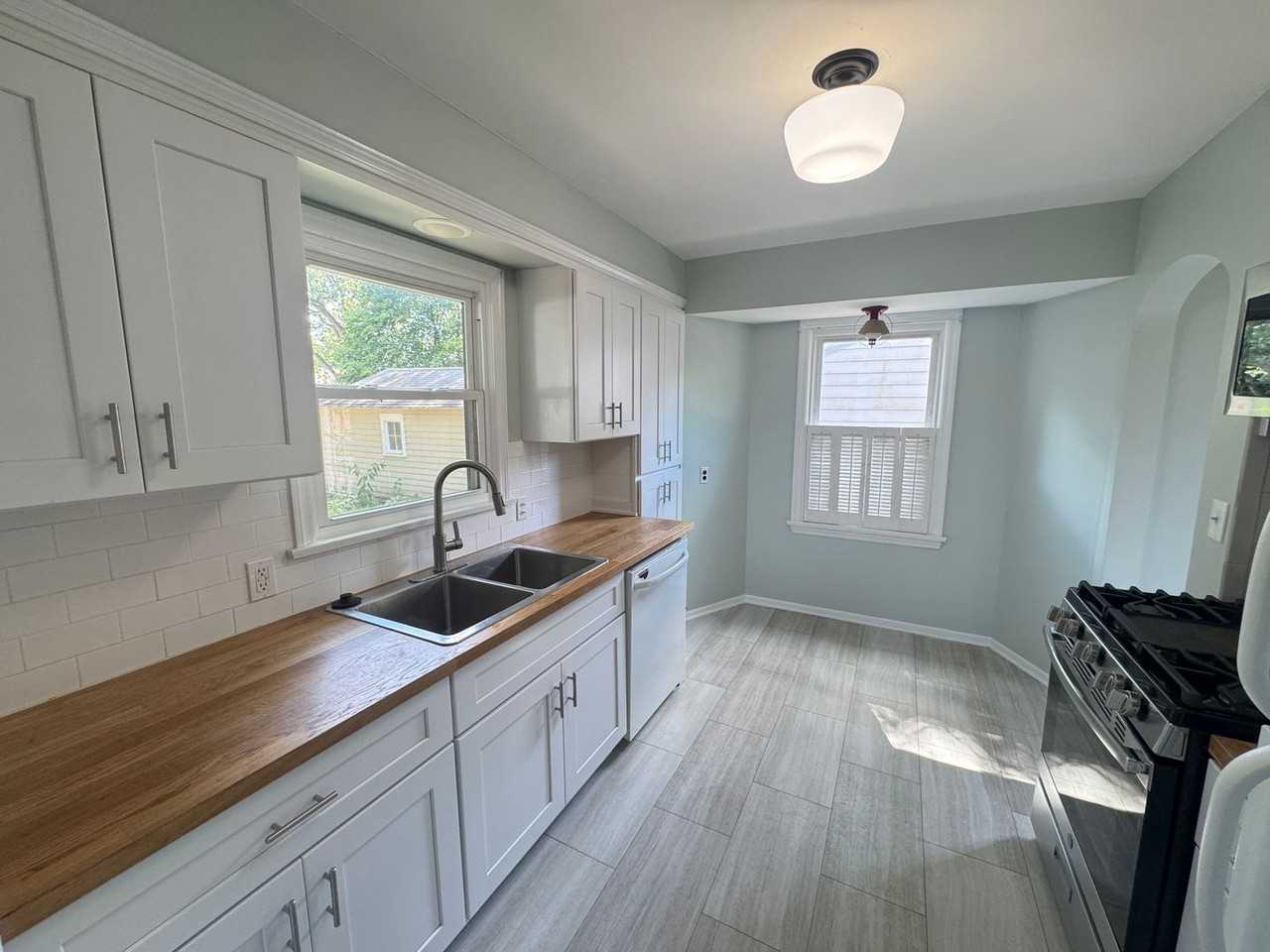 1164 Griswold St Se - Photo 3 of 18
