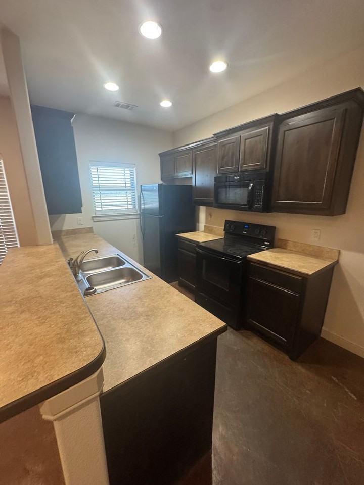 203 Walker Ln - Photo 5 of 16
