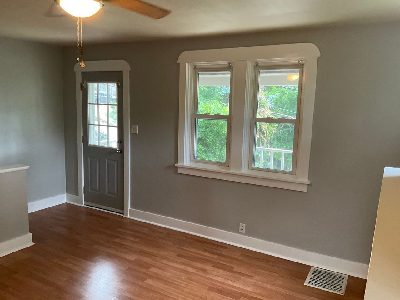 1018 Bellaire Ave - Photo 5 of 37
