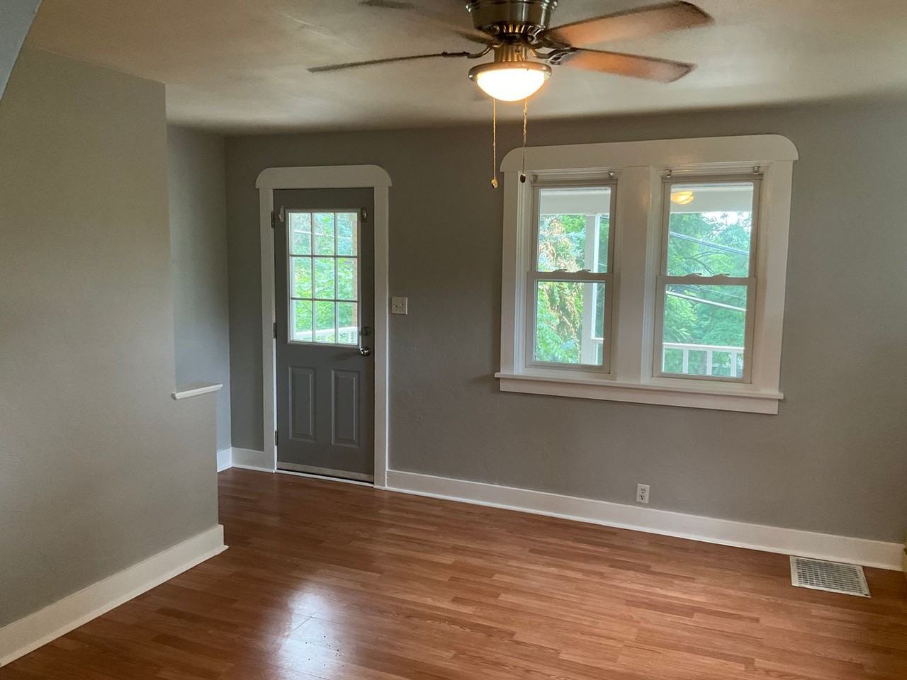 1018 Bellaire Ave - Photo 6 of 37