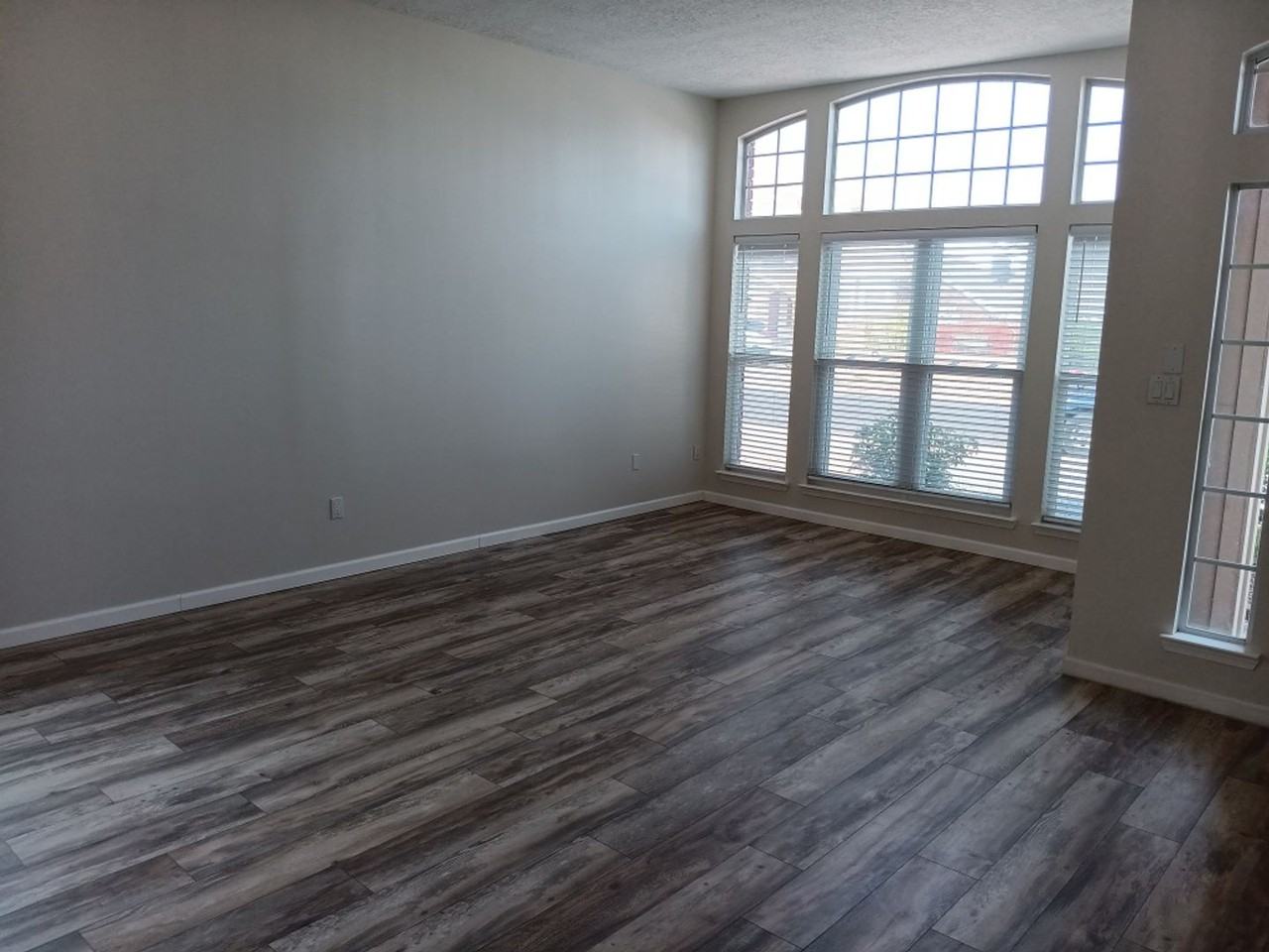 4712 Cutting Ave Nw - Photo 3 of 25