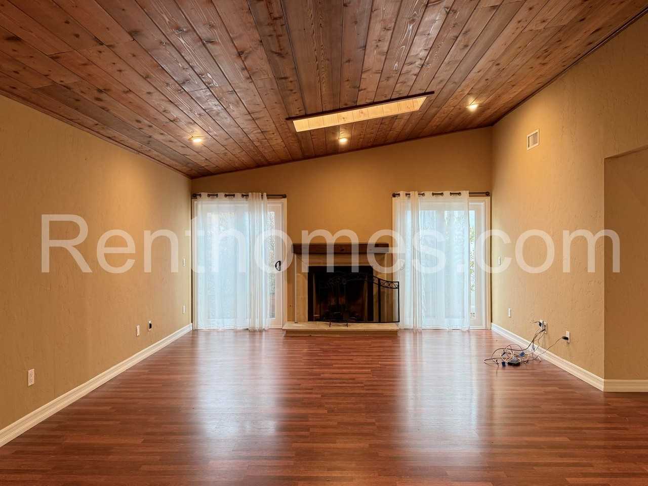 11339 Red Cedar Ln - Photo 3 of 30