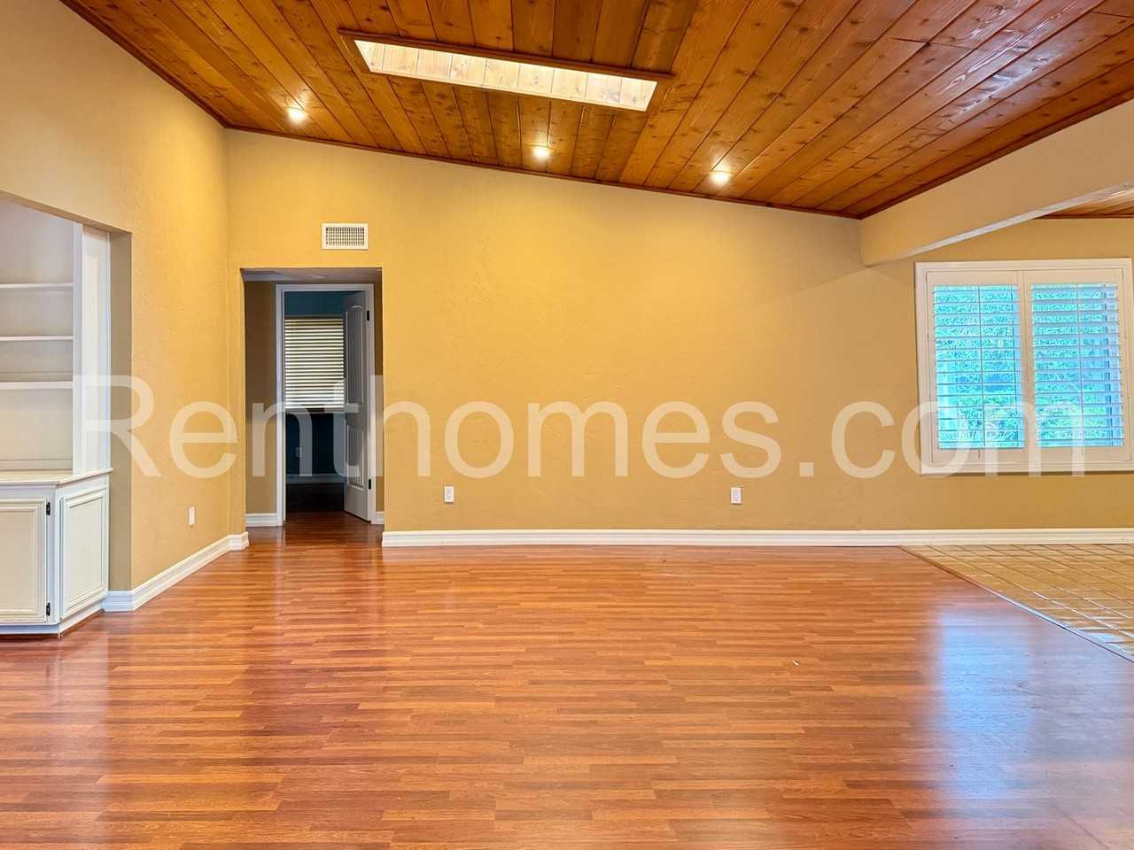 11339 Red Cedar Ln - Photo 4 of 30