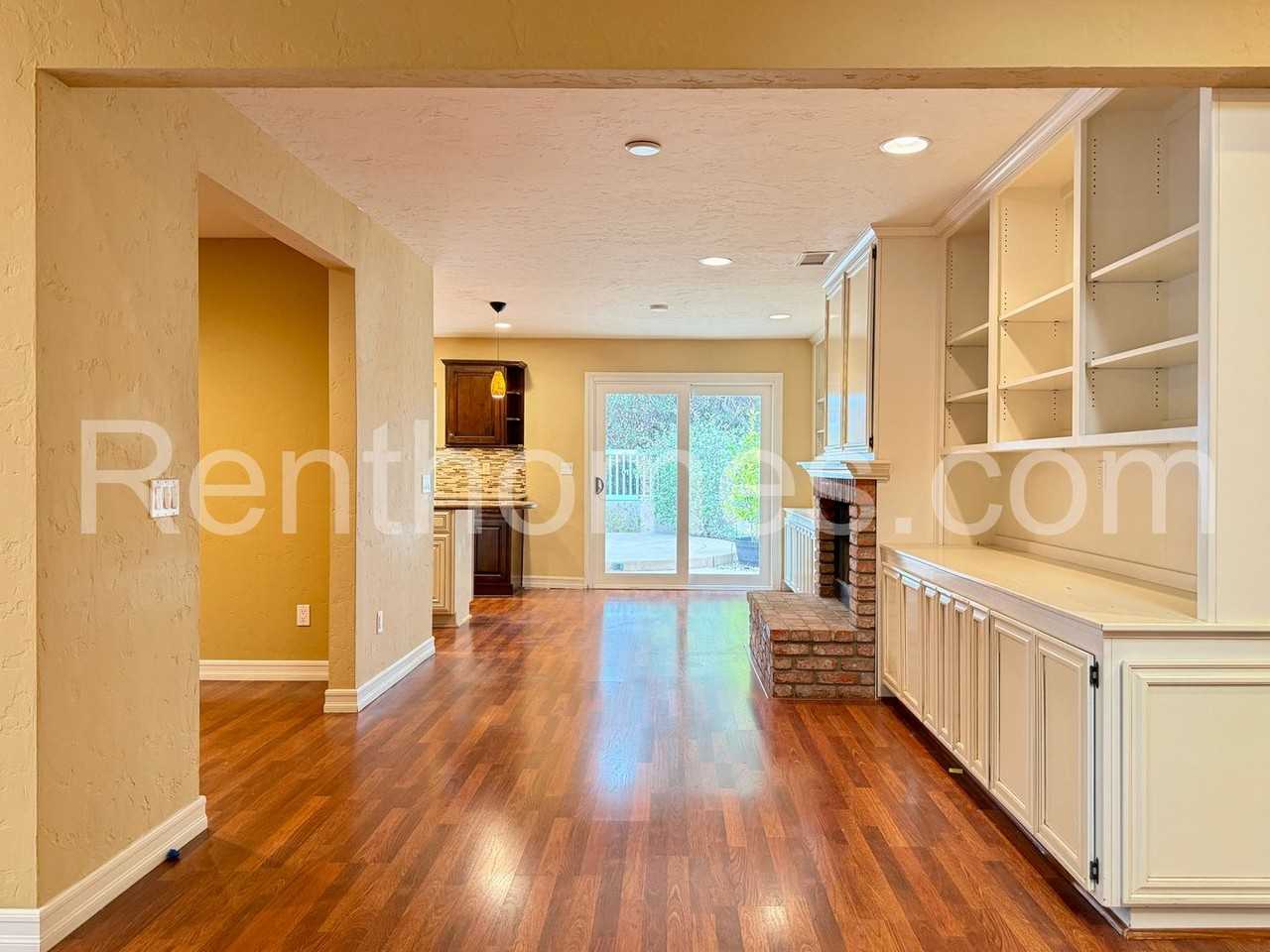 11339 Red Cedar Ln - Photo 5 of 30