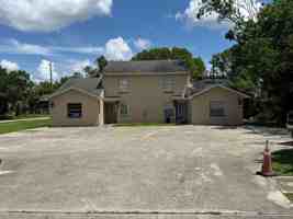 featured image of 3909 Belmont St