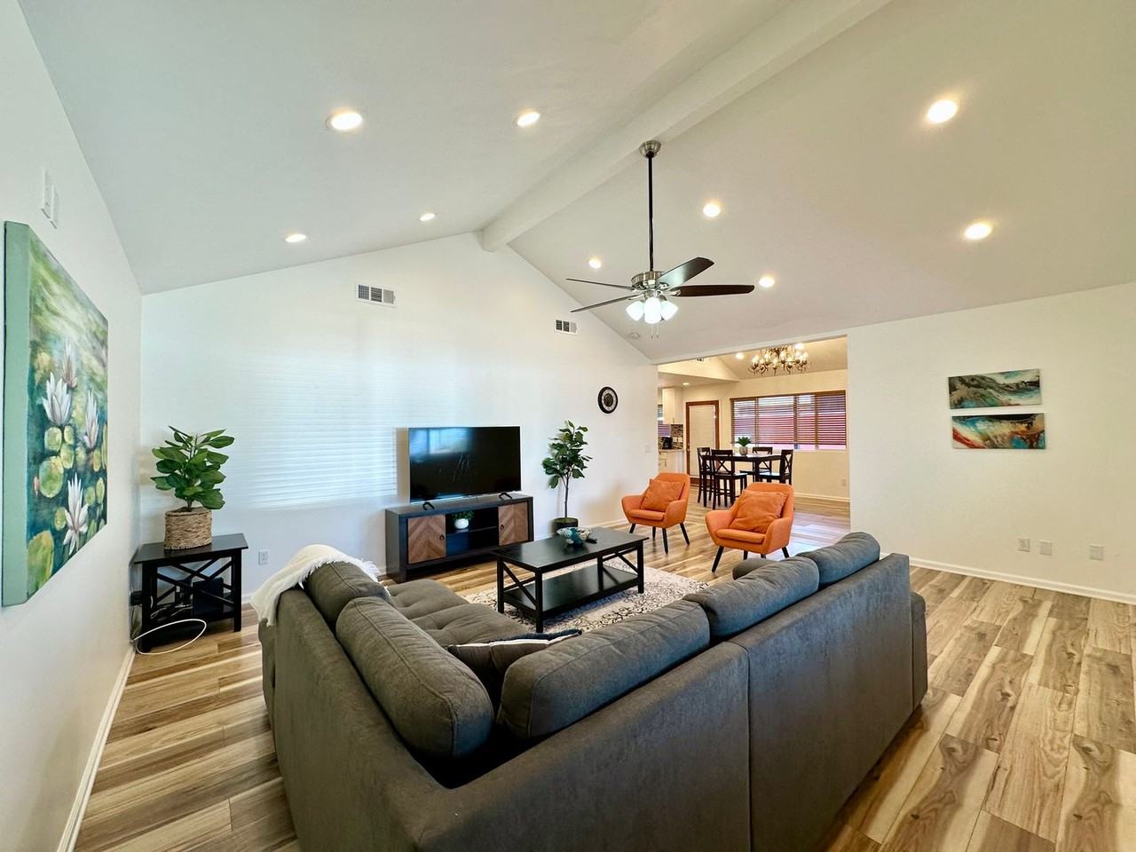 6427 Valley View St - Photo 5 of 28