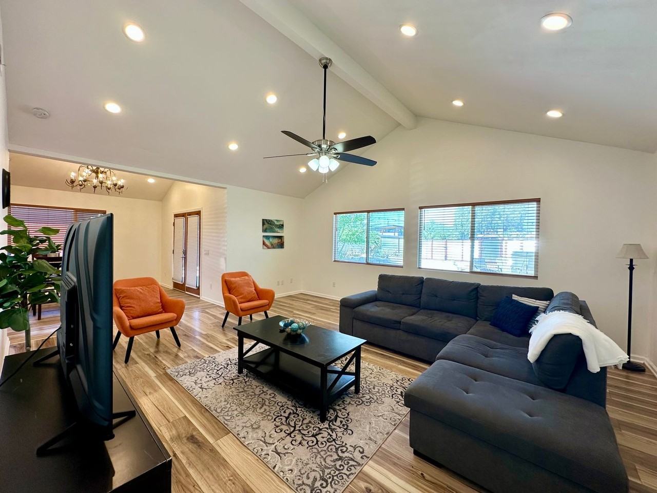 6427 Valley View St - Photo 7 of 28