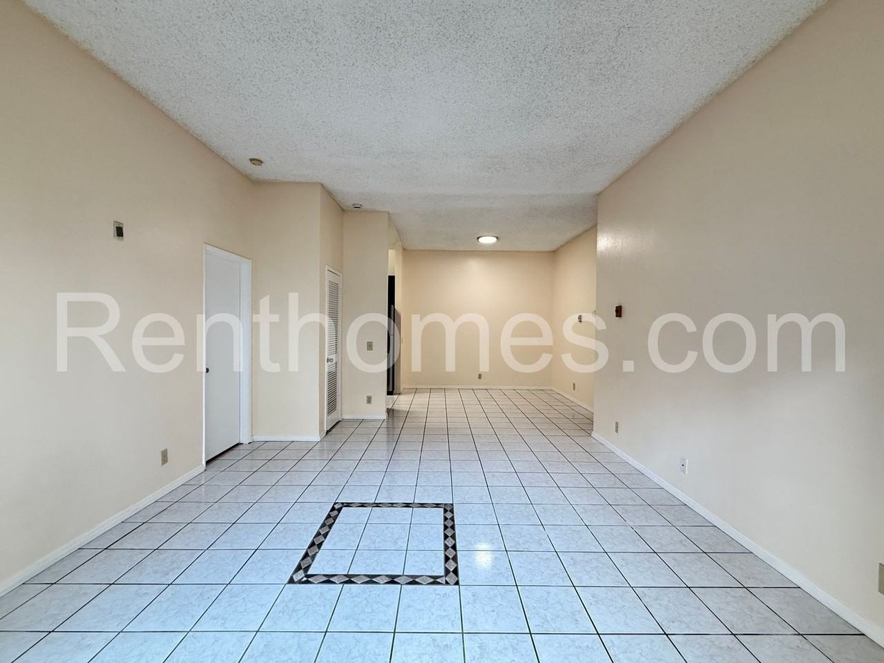 8320 Regents Rd #1H - Photo 6 of 28
