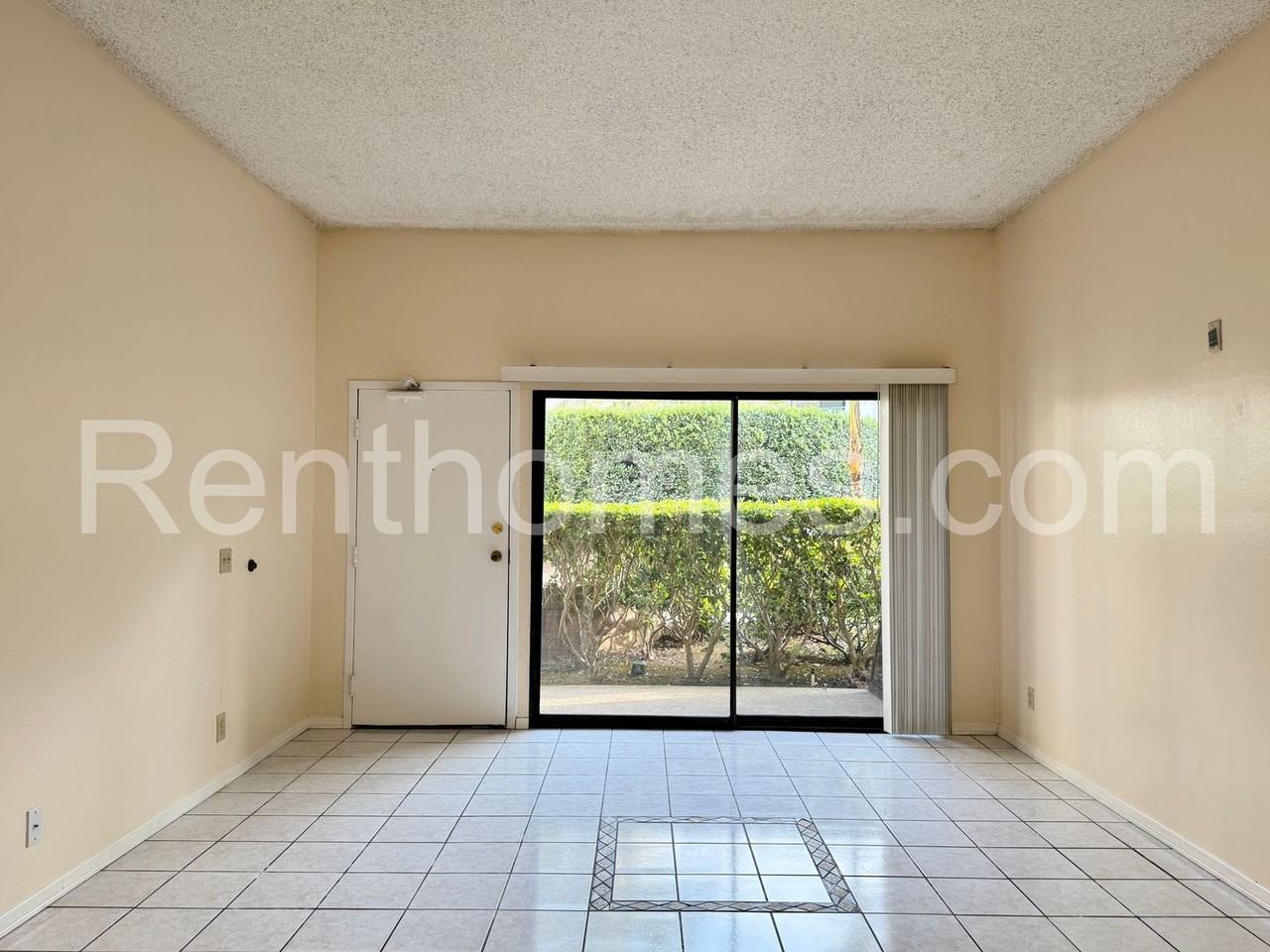 8320 Regents Rd #1H - Photo 7 of 28