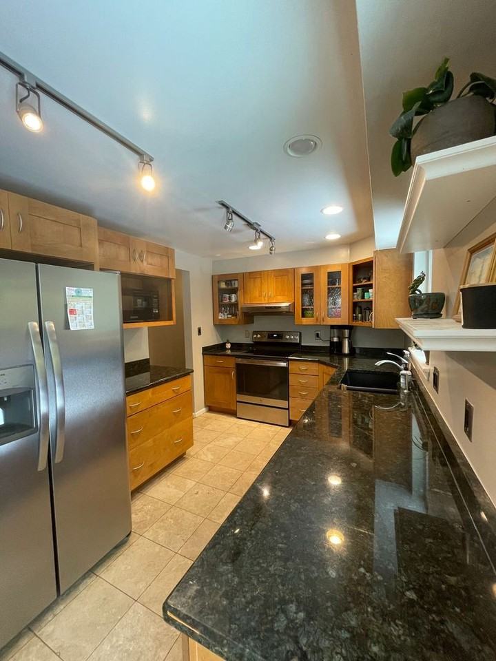 520 S 45th St - Photo 6 of 27