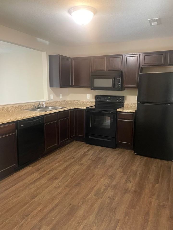 4703 Forest Landing Way - Photo 4 of 14