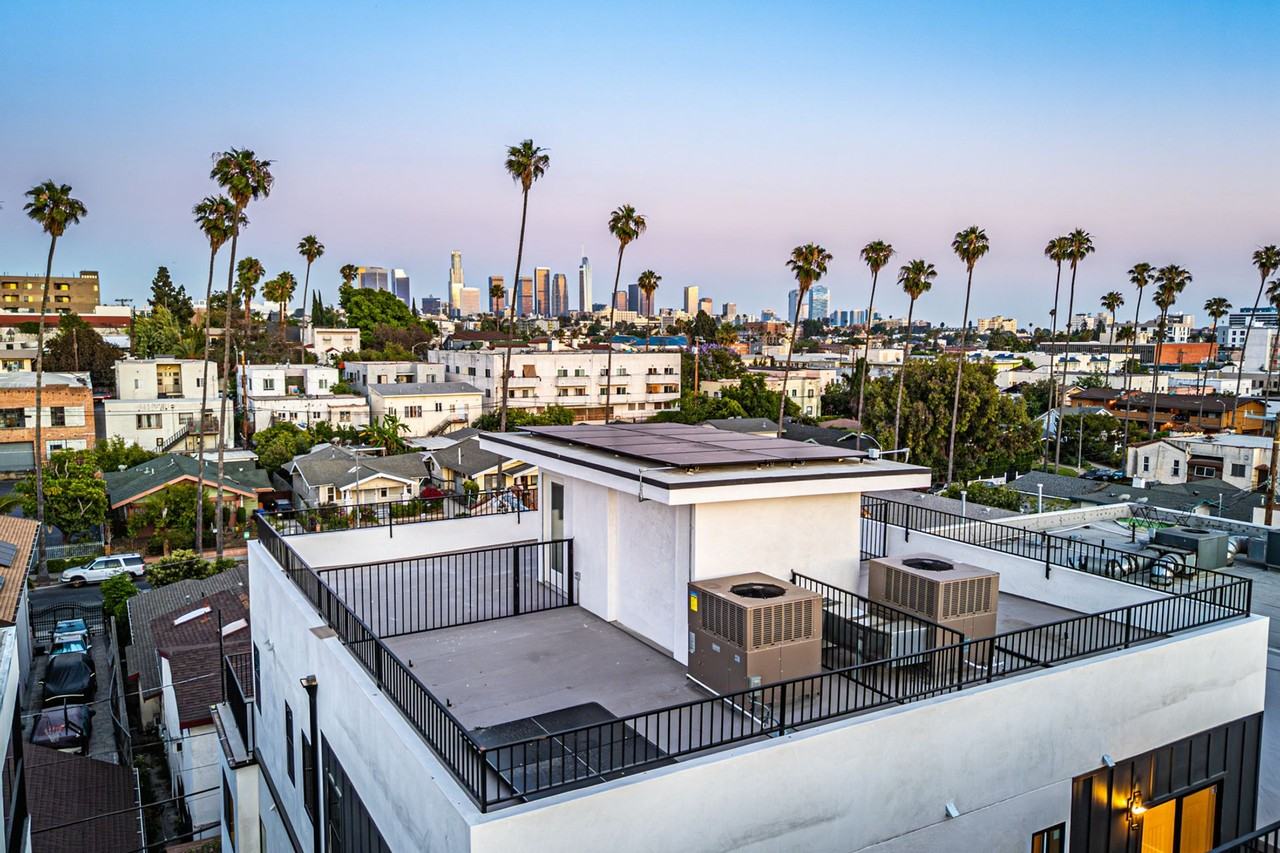 240 N Dillon St - Photo 2 of 50