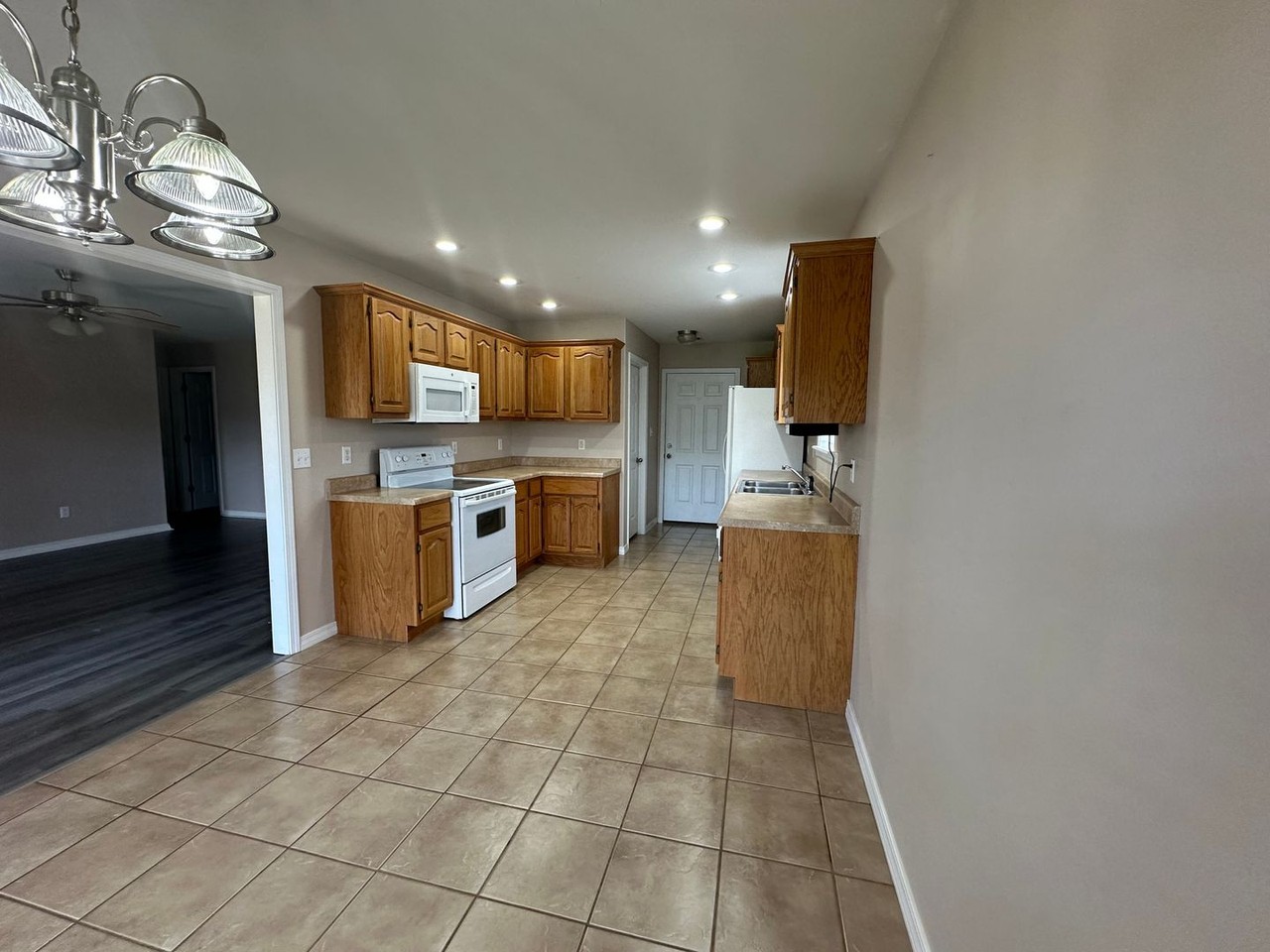 469 Maggie Loop - Photo 3 of 11