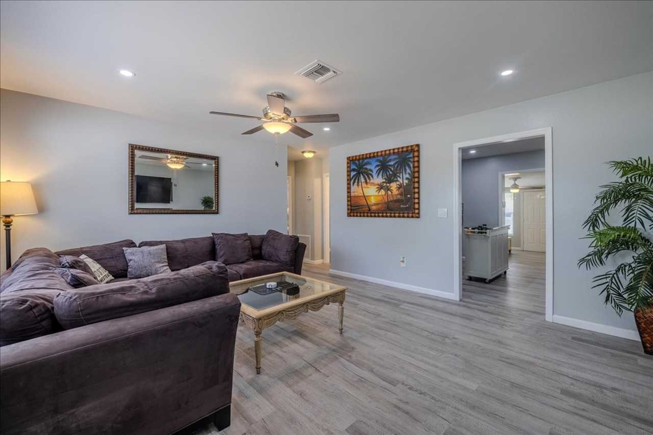 27313 J C Ln - Photo 4 of 26