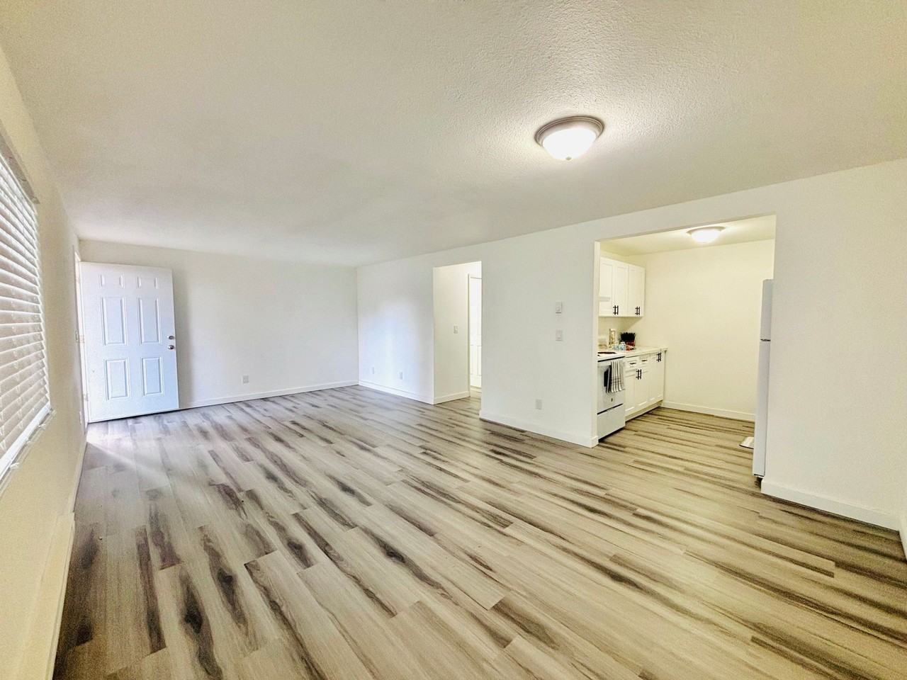 Picture of Apartments in Southeast Industrial District, Santa Ana, CA (see photos ...