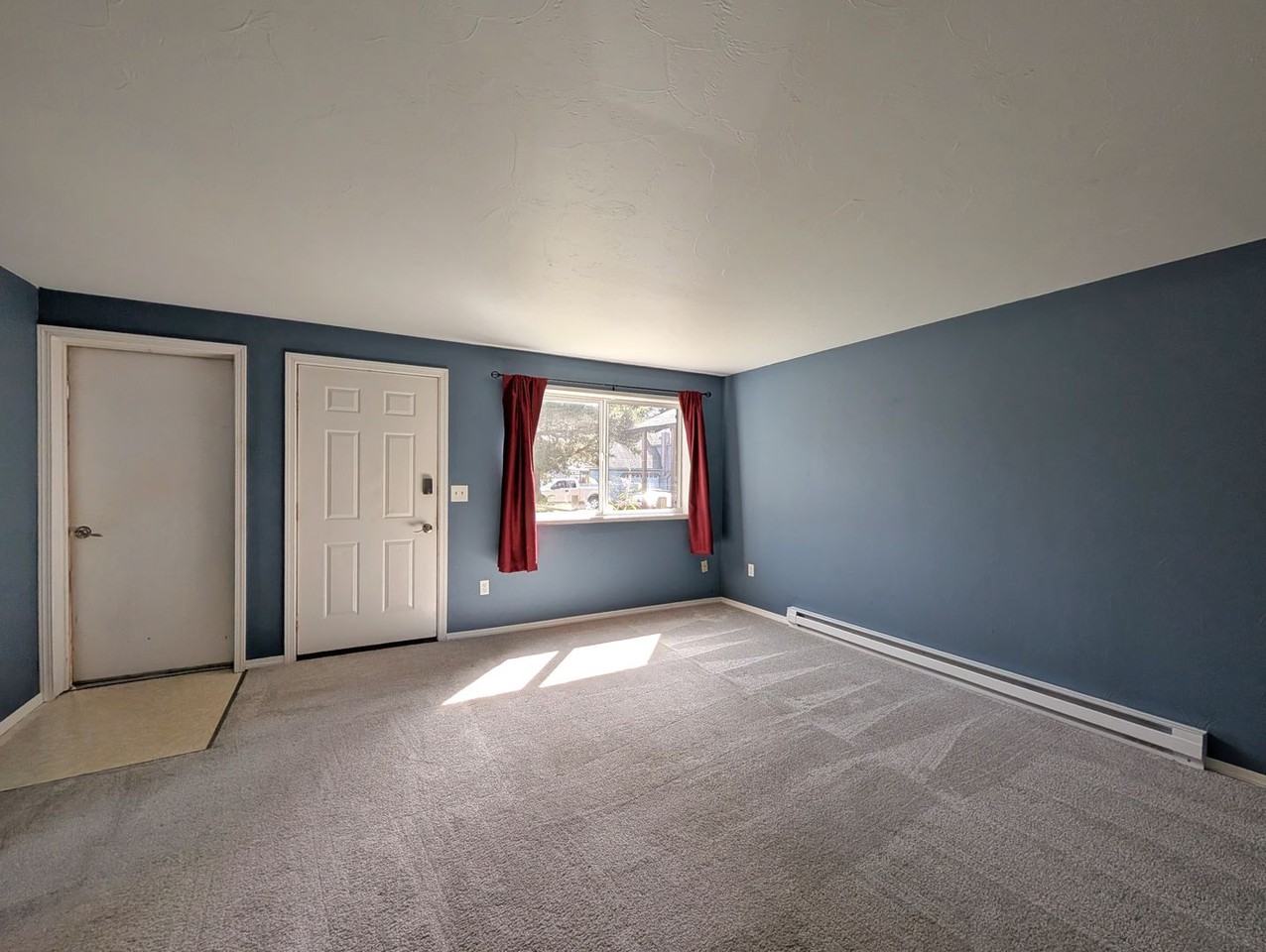 4416 Taku Blvd - Photo 2 of 33