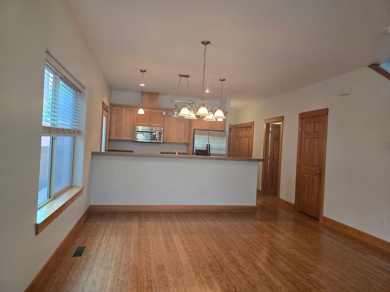 375 W Washington Ave - Photo 3 of 15