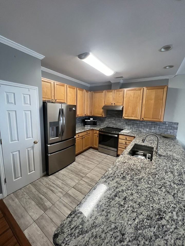 50307 Governors Dr - Photo 7 of 28