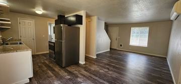 featured image of 1090 Ne Hefley St