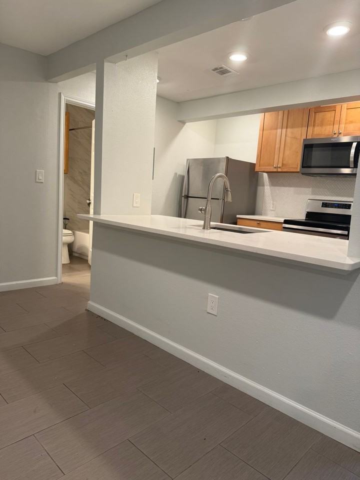 4159 Steck Ave - Photo 5 of 16