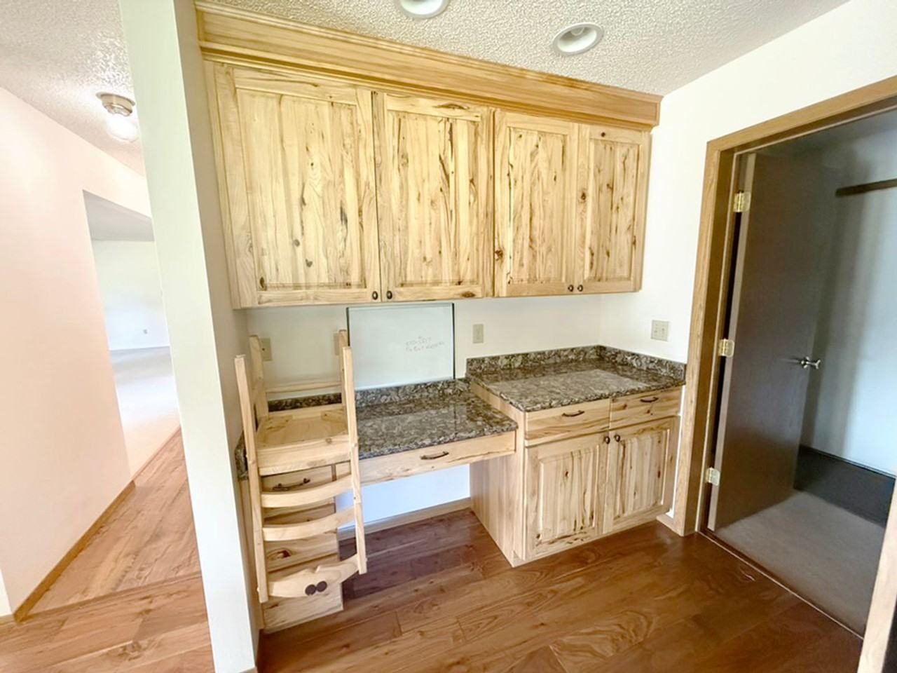 4432 Annette Park Dr - Photo 6 of 33