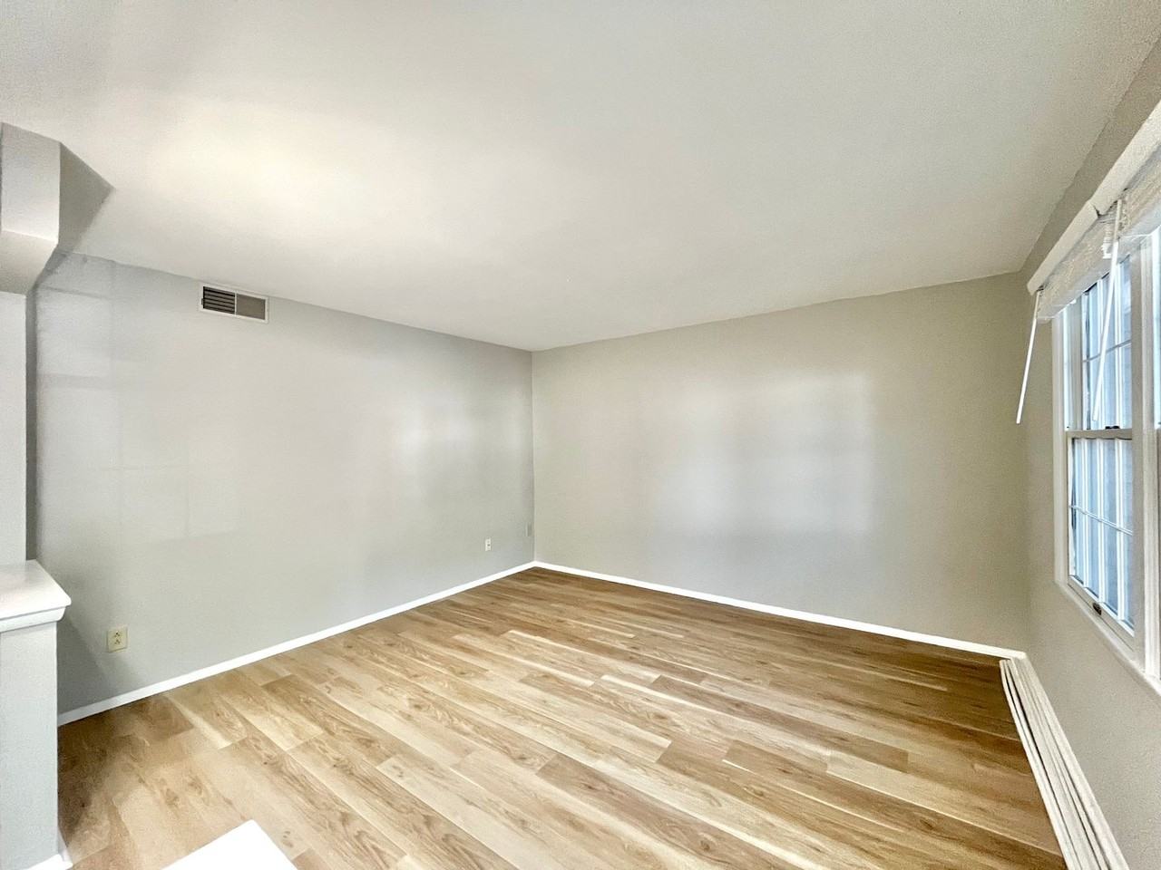 8234 Knights Bridge Rd - Photo 3 of 16