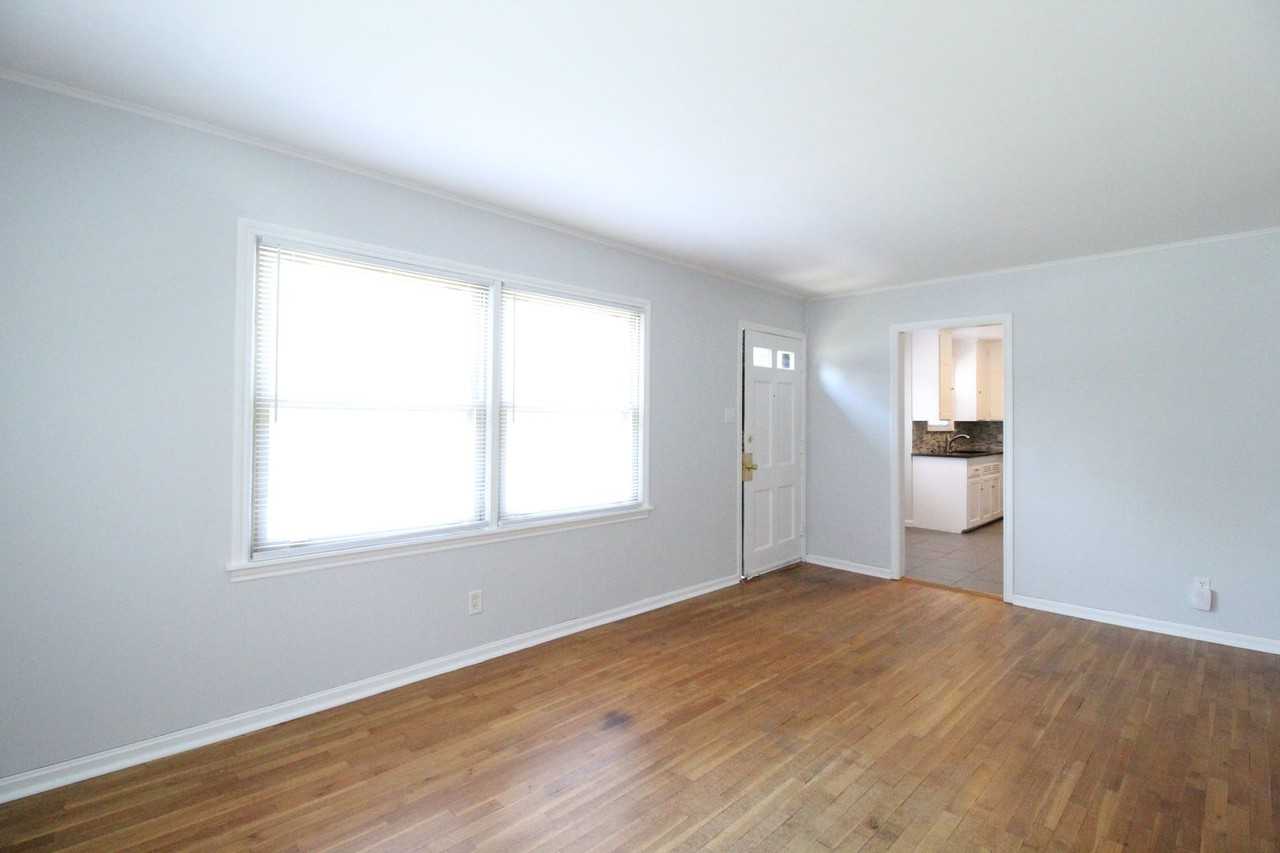 5300 W 50th Ter - Photo 3 of 10