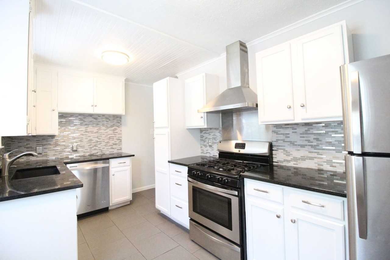 5300 W 50th Ter - Photo 5 of 10