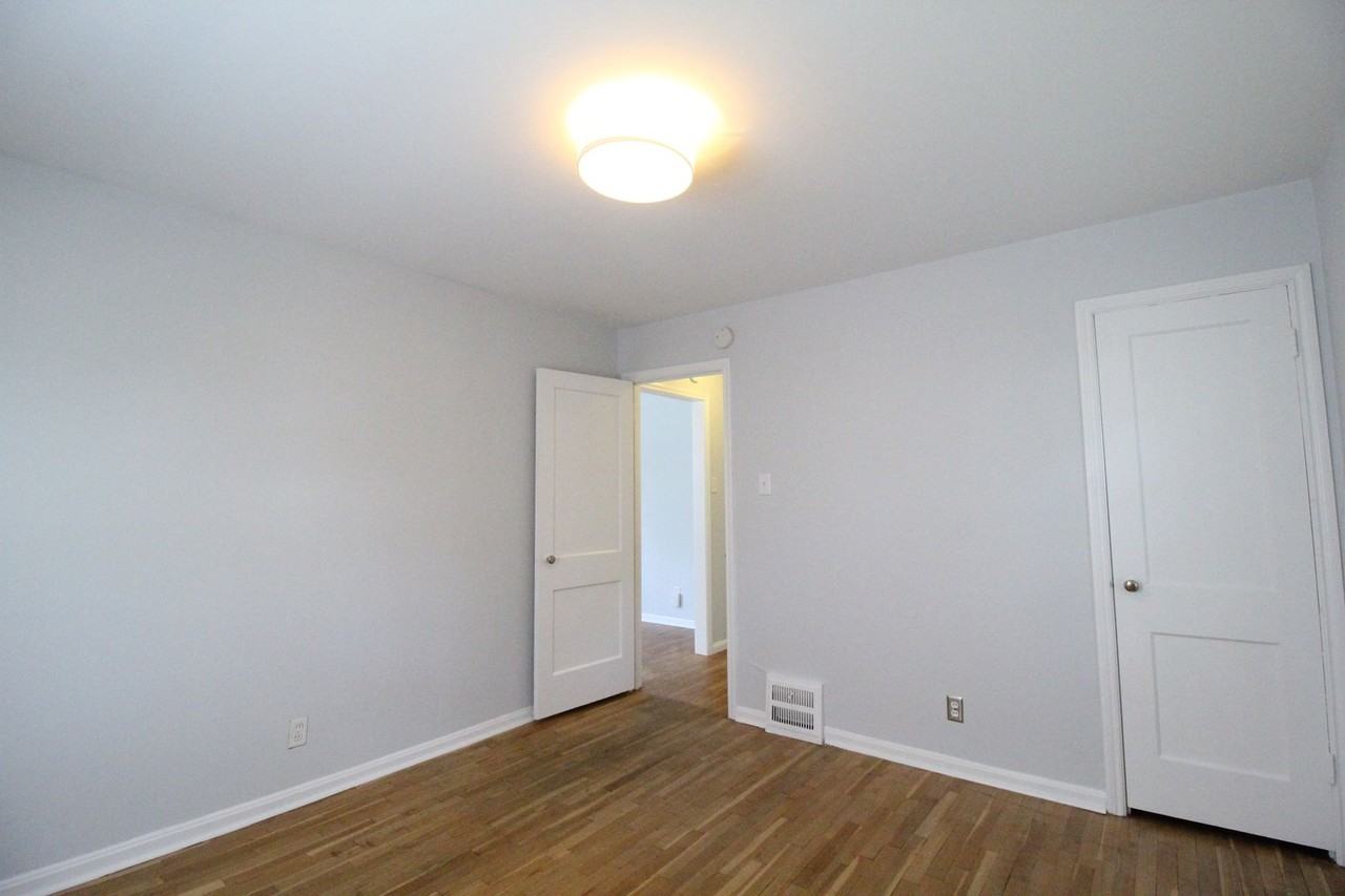 5300 W 50th Ter - Photo 7 of 10